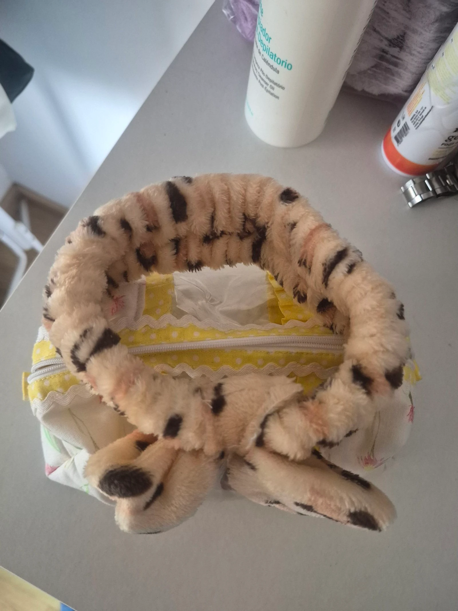 Pouch with hair ribbon – photo 3